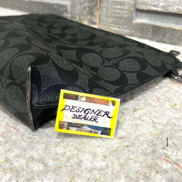 COACH Pouch In Signature Canvas Black And Gray # 29508 - Picture 6 of 11